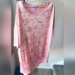 LuLaRoe Pink & Gold Shimmer Top | Size Small High-Low